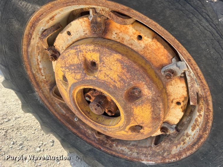 image for item MM9212 Allis Chalmers 190XT  tractor