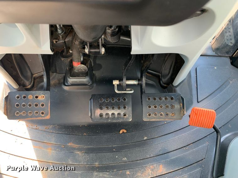 image for item MM9779 2017 New Holland T4.110  MFWD tractor