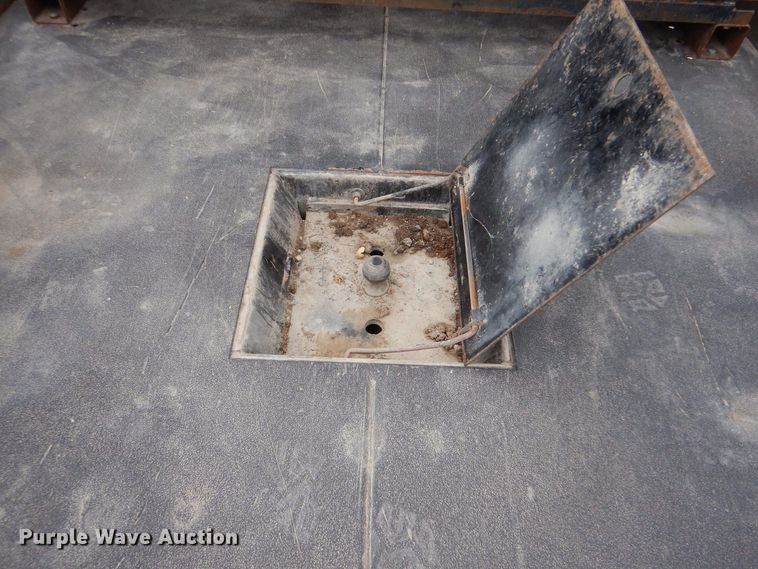 image for item MP9156 2010 Dodge Ram 3500HD  bale bed pickup truck