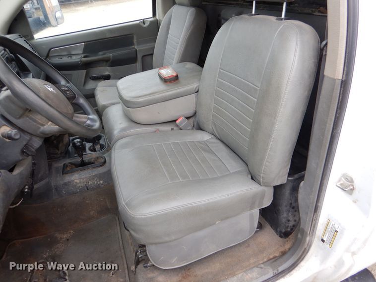 image for item MP9156 2010 Dodge Ram 3500HD  bale bed pickup truck