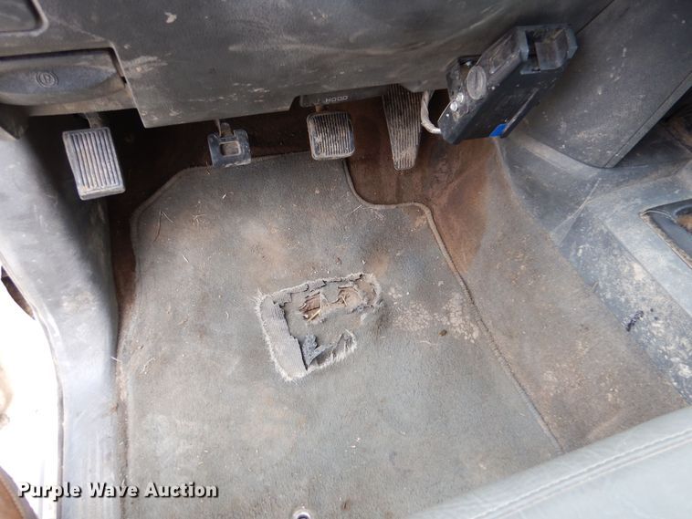 image for item MP9156 2010 Dodge Ram 3500HD  bale bed pickup truck