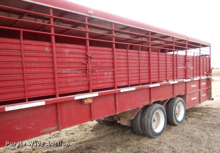 image for item MP9158 2011 Gooseneck  livestock trailer