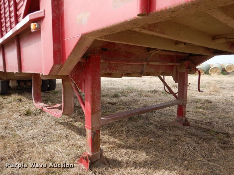 image for item MP9158 2011 Gooseneck  livestock trailer