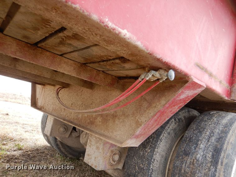 image for item MP9158 2011 Gooseneck  livestock trailer