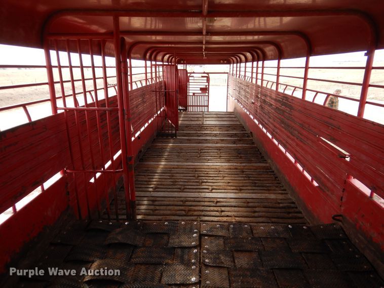 image for item MP9158 2011 Gooseneck  livestock trailer