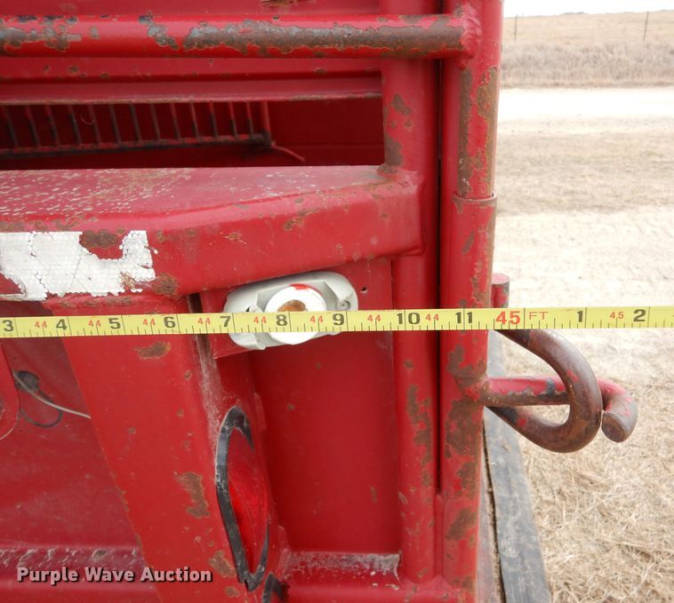 image for item MP9158 2011 Gooseneck  livestock trailer