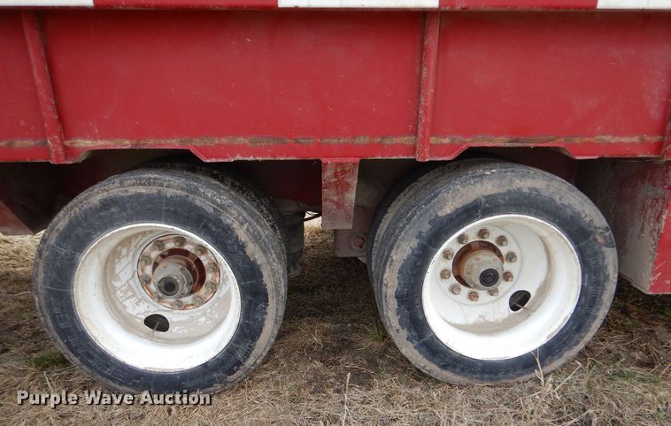 image for item MP9158 2011 Gooseneck  livestock trailer