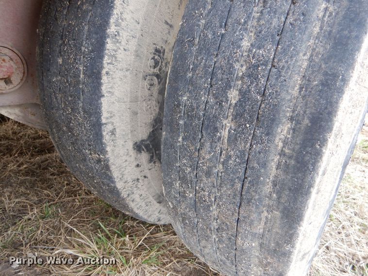 image for item MP9158 2011 Gooseneck  livestock trailer