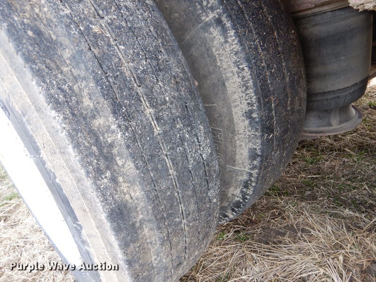 image for item MP9158 2011 Gooseneck  livestock trailer