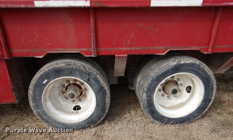 image for item MP9158 2011 Gooseneck  livestock trailer