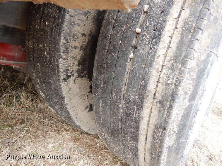 image for item MP9158 2011 Gooseneck  livestock trailer