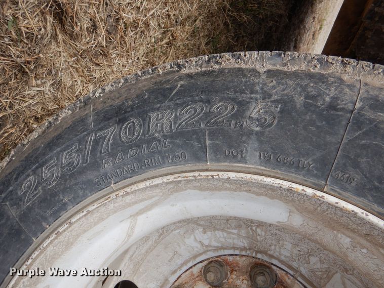 image for item MP9158 2011 Gooseneck  livestock trailer