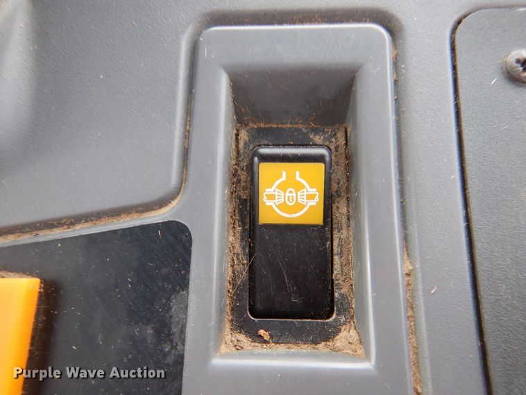 image for item MP9163 New Holland 6640 SLE  tractor