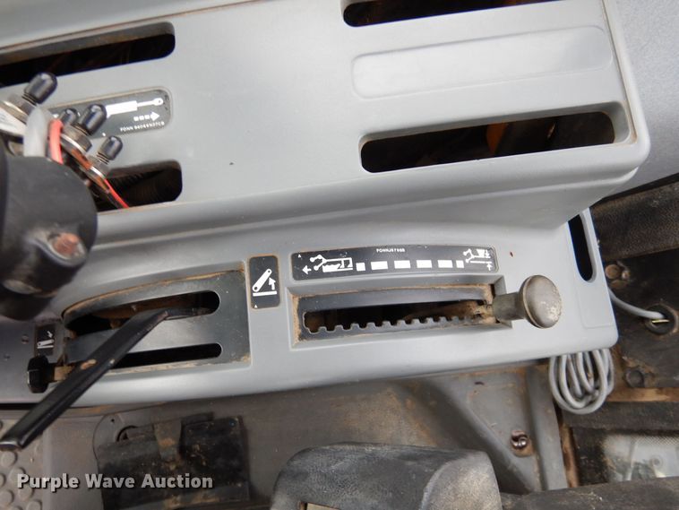 image for item MP9163 New Holland 6640 SLE  tractor