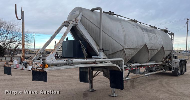 image for item DG5402 1989 Fruehauf  pneumatic dry bulk trailer