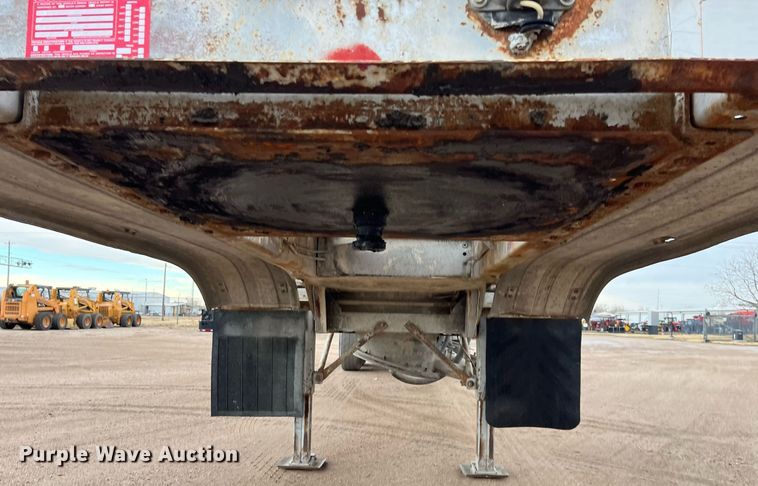 image for item DG5402 1989 Fruehauf  pneumatic dry bulk trailer