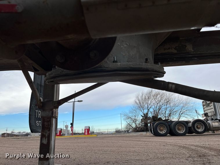 image for item DG5402 1989 Fruehauf  pneumatic dry bulk trailer