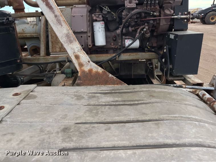 image for item DG5402 1989 Fruehauf  pneumatic dry bulk trailer