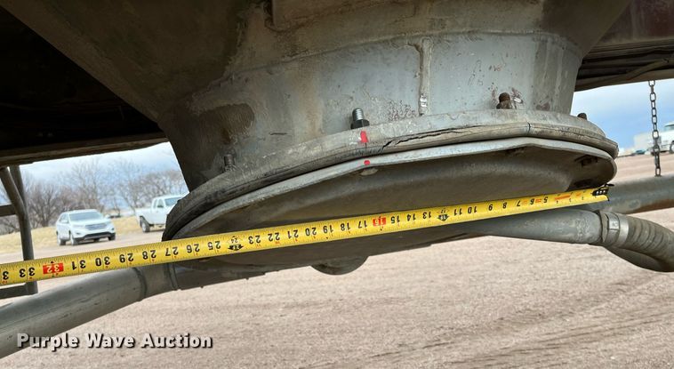 image for item DG5402 1989 Fruehauf  pneumatic dry bulk trailer