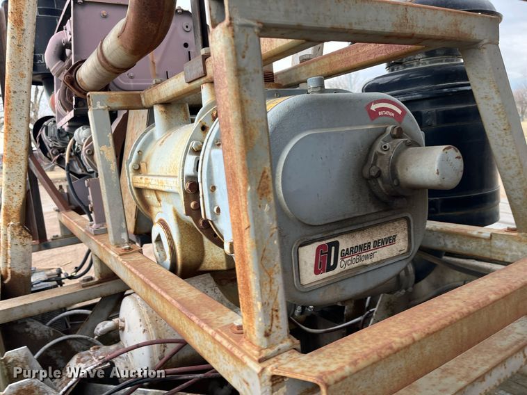 image for item DG5402 1989 Fruehauf  pneumatic dry bulk trailer