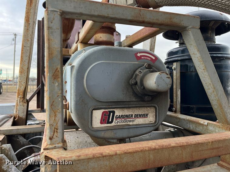 image for item DG5402 1989 Fruehauf  pneumatic dry bulk trailer