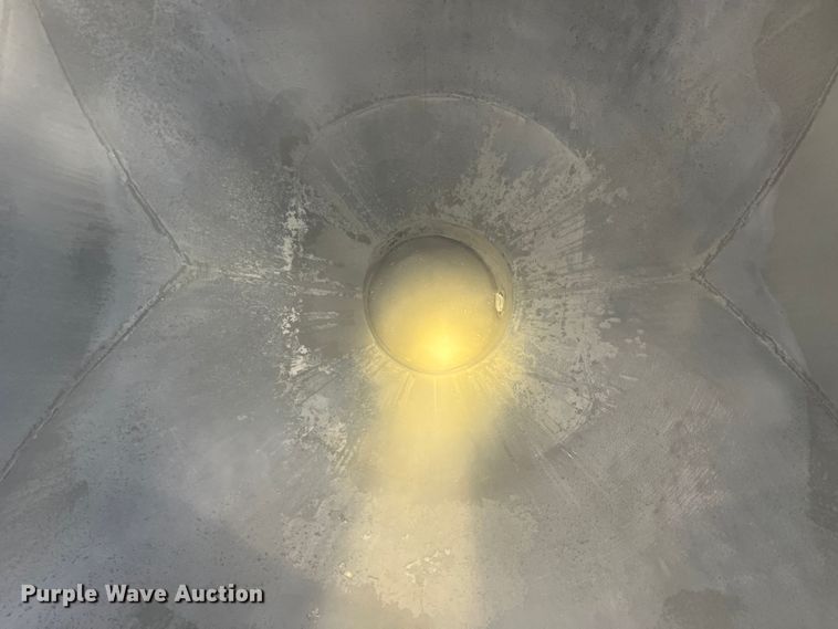 image for item DG5402 1989 Fruehauf  pneumatic dry bulk trailer