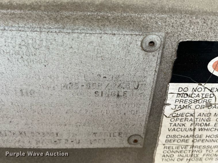 image for item DG5402 1989 Fruehauf  pneumatic dry bulk trailer