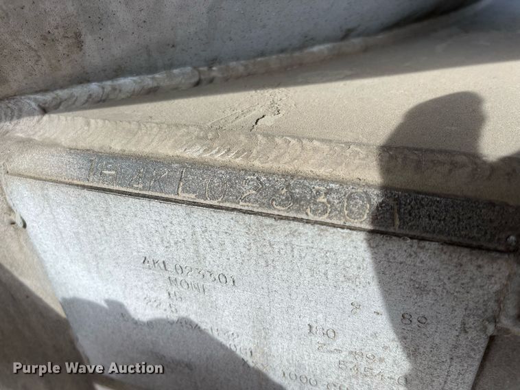 image for item DG5402 1989 Fruehauf  pneumatic dry bulk trailer