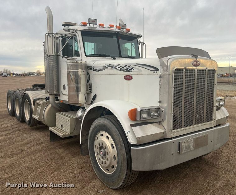 image for item DG5433 1992 Peterbilt 379  semi truck
