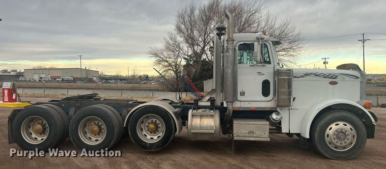 image for item DG5433 1992 Peterbilt 379  semi truck