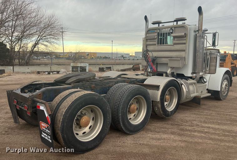 image for item DG5433 1992 Peterbilt 379  semi truck