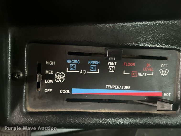 image for item DG5433 1992 Peterbilt 379  semi truck