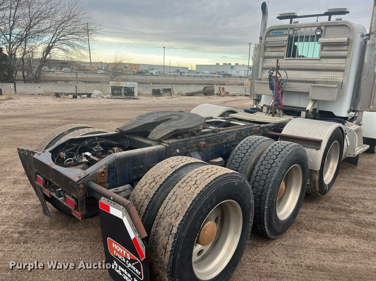 image for item DG5433 1992 Peterbilt 379  semi truck