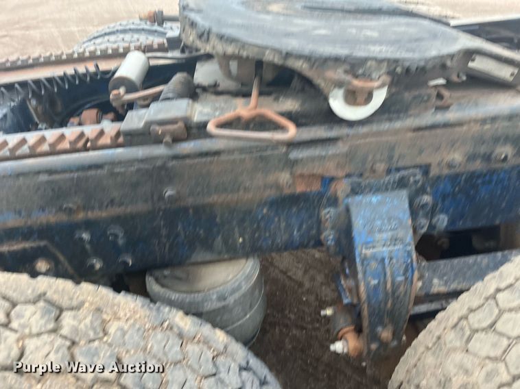 image for item DG5433 1992 Peterbilt 379  semi truck