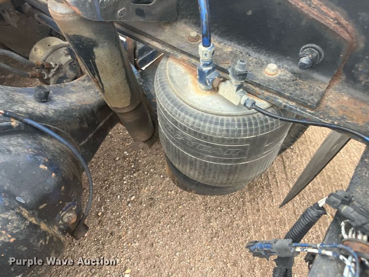 image for item DG5433 1992 Peterbilt 379  semi truck