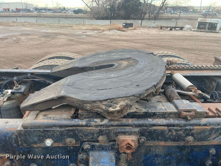 image for item DG5433 1992 Peterbilt 379  semi truck