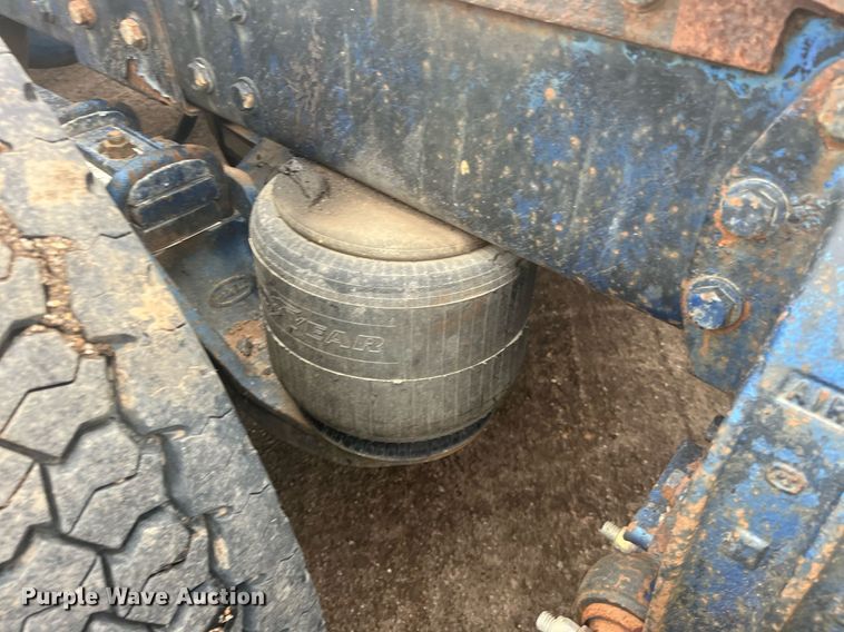 image for item DG5433 1992 Peterbilt 379  semi truck