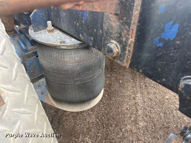 image for item DG5433 1992 Peterbilt 379  semi truck