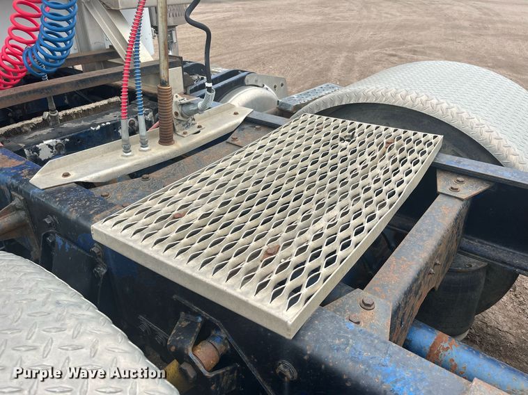 image for item DG5433 1992 Peterbilt 379  semi truck