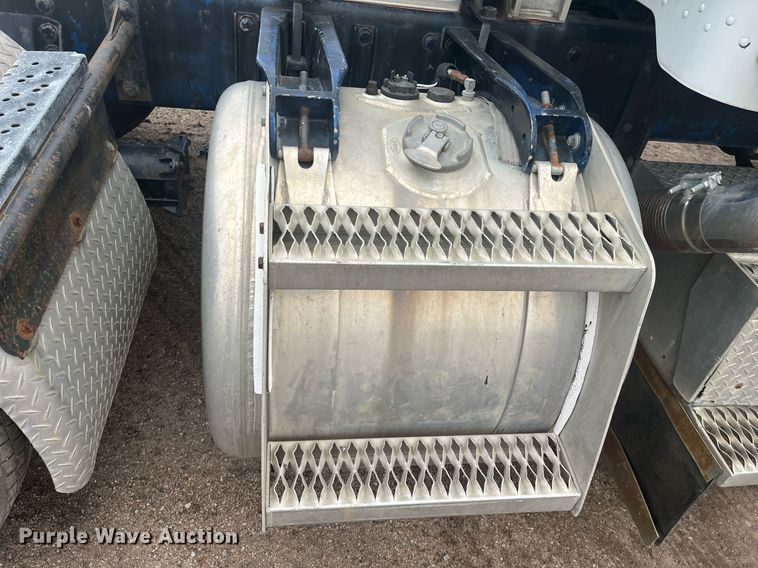 image for item DG5433 1992 Peterbilt 379  semi truck