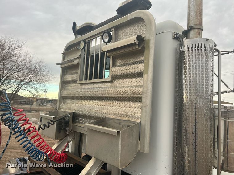 image for item DG5433 1992 Peterbilt 379  semi truck