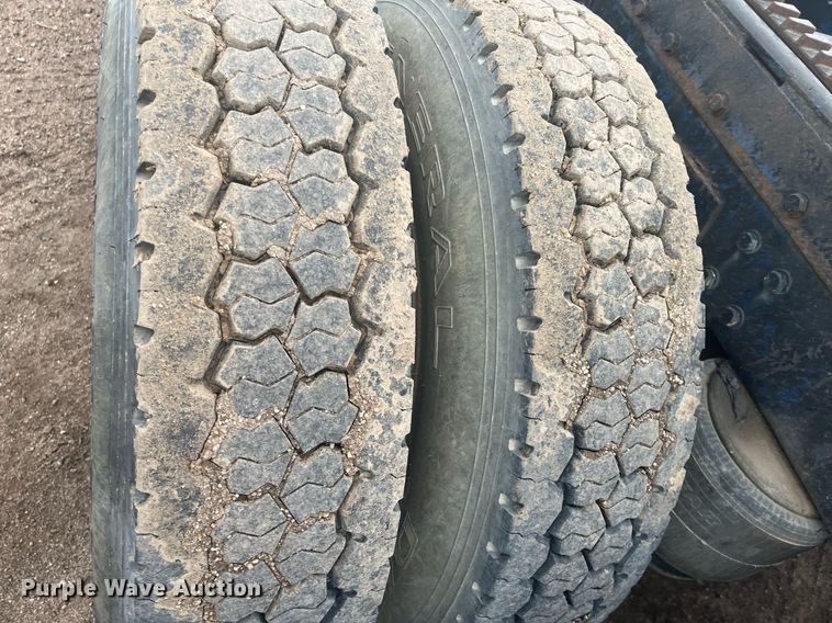 image for item DG5433 1992 Peterbilt 379  semi truck