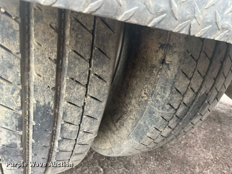 image for item DG5433 1992 Peterbilt 379  semi truck