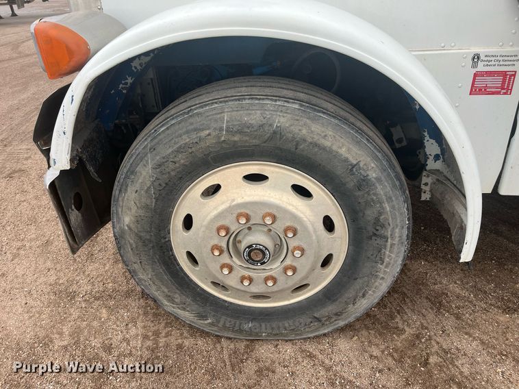 image for item DG5433 1992 Peterbilt 379  semi truck