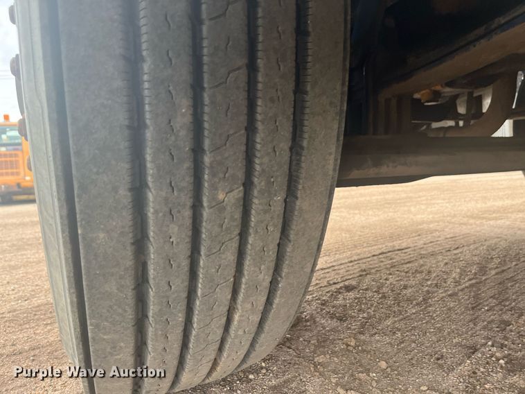 image for item DG5433 1992 Peterbilt 379  semi truck