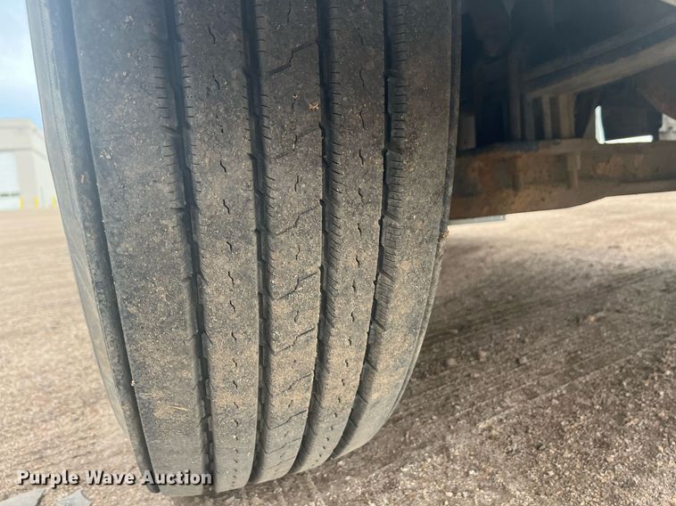 image for item DG5433 1992 Peterbilt 379  semi truck