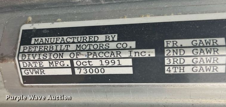 image for item DG5433 1992 Peterbilt 379  semi truck