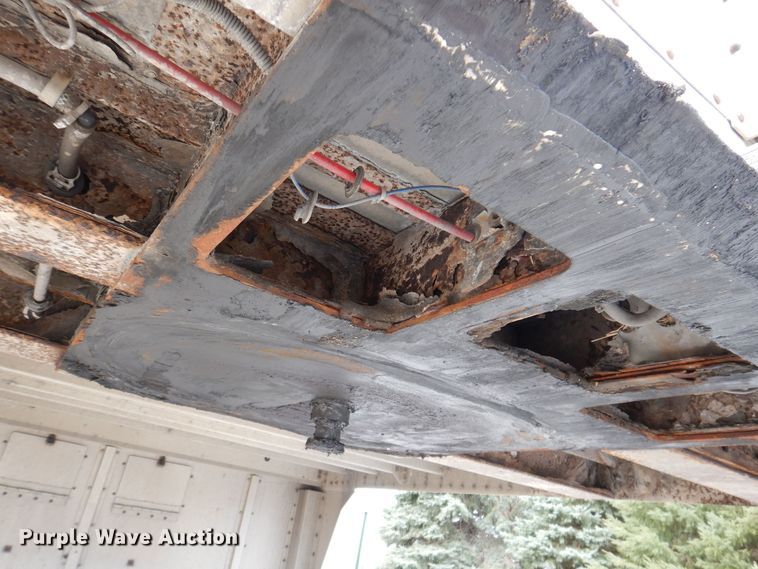 image for item DK5162 2004 Wilson PSDCL-411P  livestock trailer