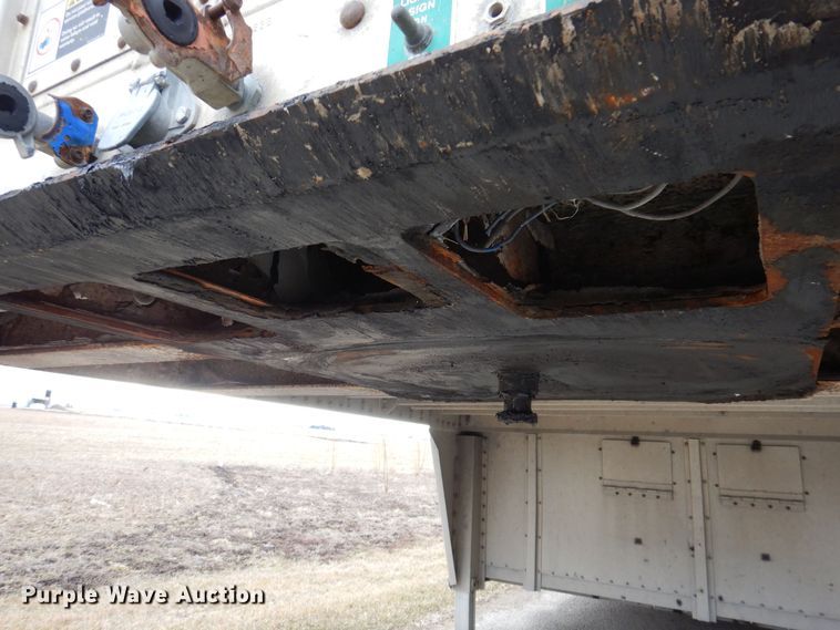 image for item DK5162 2004 Wilson PSDCL-411P  livestock trailer