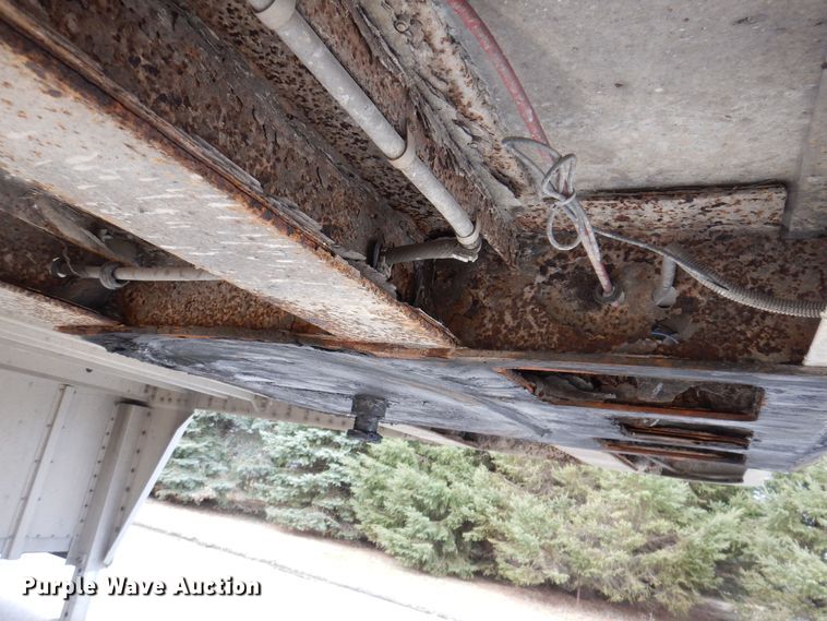 image for item DK5162 2004 Wilson PSDCL-411P  livestock trailer